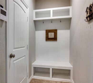 1813 Vallana Dr, Gainesville, TX 76240 - photo 5