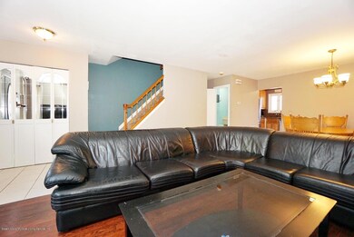 43 Hemlock Ct, Staten Island, NY 10309 - photo 7