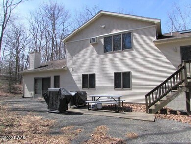 227 Surrey Dr, Lords Valley, PA 18428 - photo 7