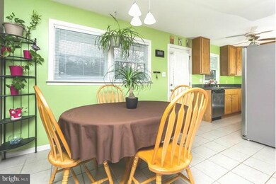 6376 Woodburn Ave, Elkridge, MD 21075 - photo 5