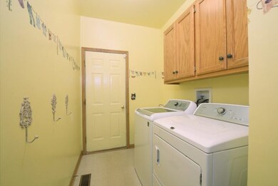 4767 Fesseneva Ln, Naperville, IL 60564 - photo 3