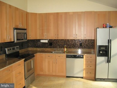 6079 Moongong Ct, Columbia, MD 21045 - photo 3