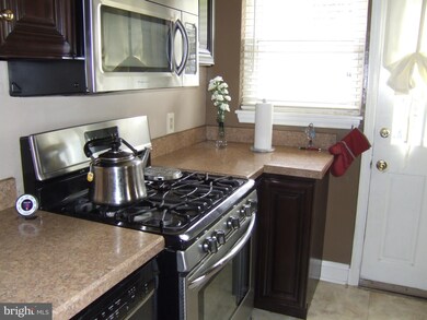 8546 Willow Oak Rd, Parkville, MD 21234 - photo 7