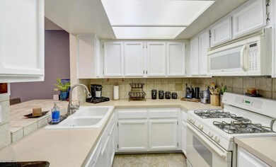 004 - 2662 W. Cameron Ct-000_5181_2_3_4_