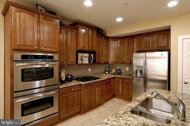 904 Hall Station Dr unit B, Bowie, MD 20721 - photo 4