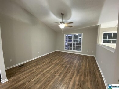 1512 Rockview Cir, Weaver, AL 36277 - photo 4