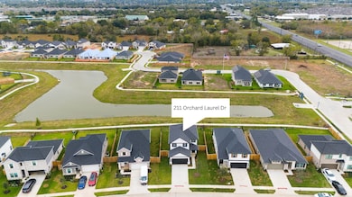 211 Orchard Laurel Dr, Alvin, TX 77511 - photo 3