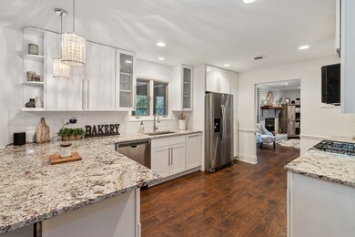 1215 Cardinal Dr, Algonquin, IL 60102 - photo 6