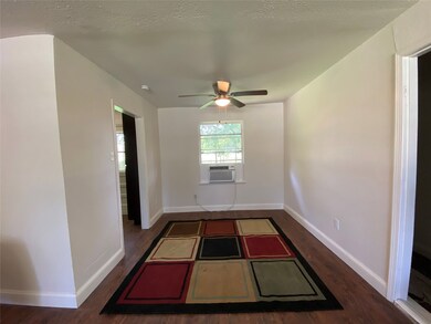 6403 Beekman Rd, Houston, TX 77021 - photo 6