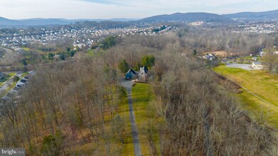 791 Shelbourne Rd, Reading, PA 19606 - photo 3