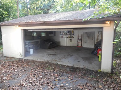 Huge 2.5 car Detached Garage