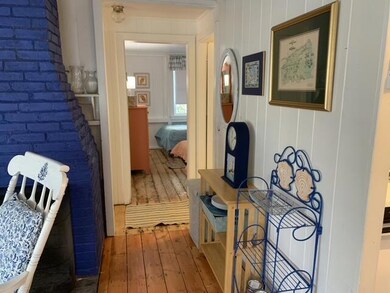 39 Robert living:hall