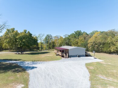 318 Snell Rd, Shelbyville, TN 37160 - photo 3