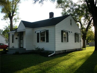 92 S Brooks St, Columbus, IN 47201 - photo 2
