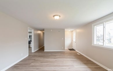 828 N 13th St, Elwood, IN 46036 - photo 4