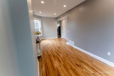 2343 W Grenshaw St unit 2, Chicago, IL 60612 - photo 3