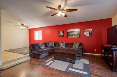 004_Living Room