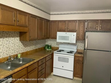 7106 Creekside Dr unit 47, Lansing, MI 48917 - photo 5