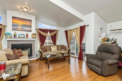 06-Living Room 20210505-DW-3382
