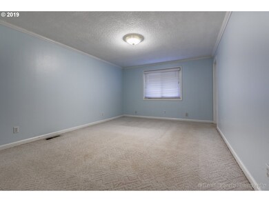 Bedroom, Primary
