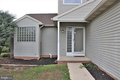 260 Poplar Ln, Mount Wolf, PA 17347 - photo 2