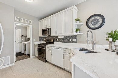 208 Belle Vue Ct unit A, Sugar Grove, IL 60554 - photo 4