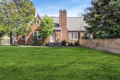 18 S Sweetbriar Ave