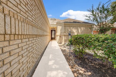 1921 Teakwood St, Richmond, TX 77469 - photo 5