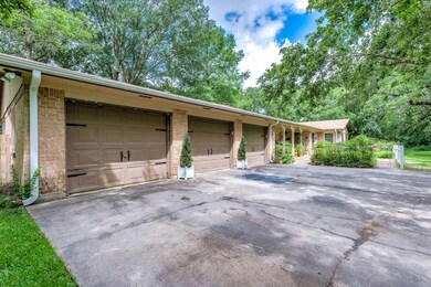 13705 Bryan Ave, Alvin, TX 77511 - photo 4