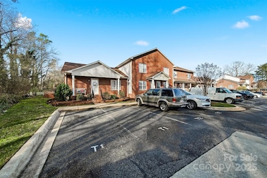 102 Brandywine Dr NE unit T1, Conover, NC 28613 - photo 2