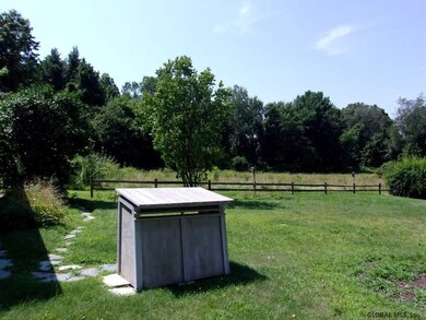 27 Phillip St, Troy, NY 12180 - photo 4