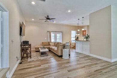 10940 Royal Cir, Cleveland, TX 77328 - photo 3