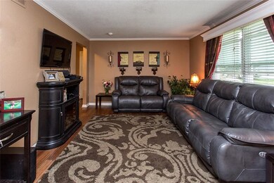 2417 E Walnut St, Des Moines, IA 50317 - photo 5