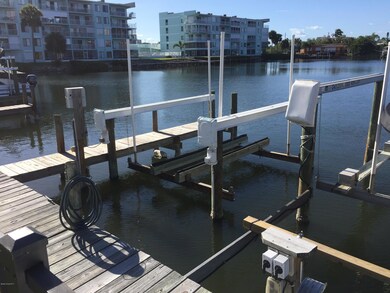 7 BoatLift2