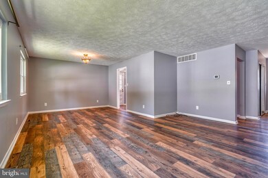 9116 Waltham Woods Rd, Parkville, MD 21234 - photo 5