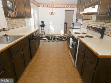 9219 Alyssum Way, Annandale, VA 22003 - photo 7