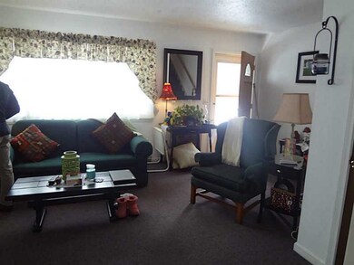 Living Room. UNIT B