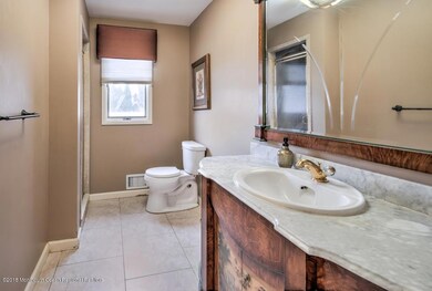 015_BATHROOM (1024x690)