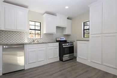 7025 Foster St, Houston, TX 77021 - photo 4