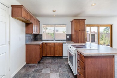 4207 W Paradise Dr - MLS-16