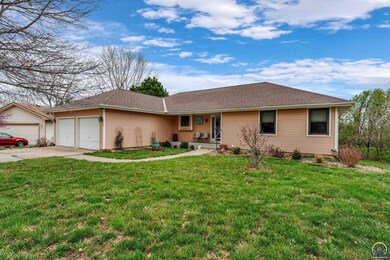 3504 SW Kent Ct, Topeka, KS 66614 - photo 2