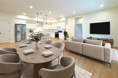 90 E Central St unit 105, Franklin, MA 02038 - photo 4