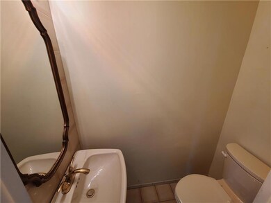5595 Wedge Ln, Allentown, PA 18106 - photo 6