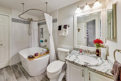 1503 Treeline Ct unit 1206, Naperville, IL 60565 - photo 5