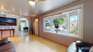 221 Ensenada Dr, Carpentersville, IL 60110 - photo 2