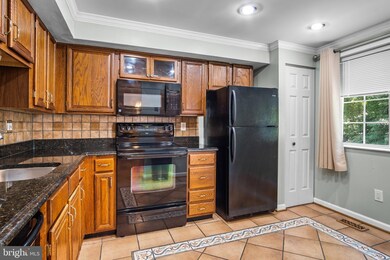 11541 Underoak Ct, Reston, VA 20191 - photo 2