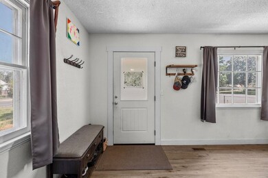 9807 N Whittier St, Spokane, WA 99218 - photo 5