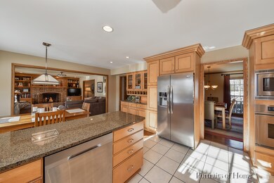 121 Christina Cir, Wheaton, IL 60189 - photo 6