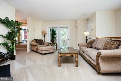 12574 Kempston Ln unit 8, Woodbridge, VA 22192 - photo 2