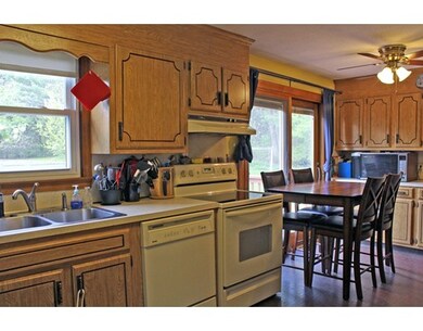 27 Severance St, Greenfield, MA 01301 - photo 3